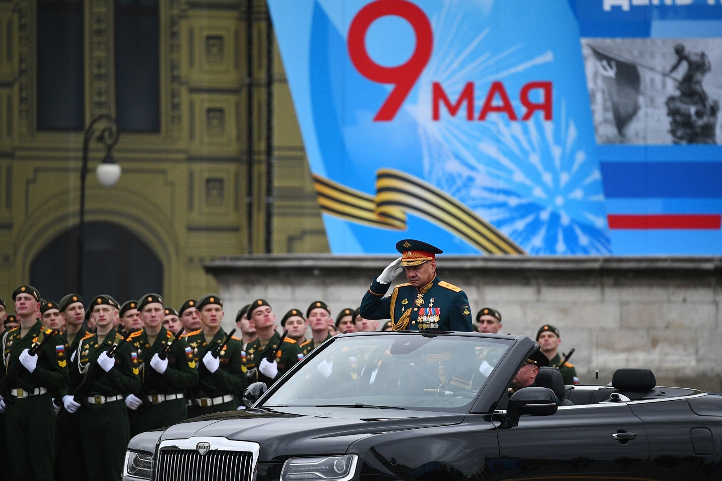 CNN | 胜利日的游行“低调” 普京讲话试图为入侵乌克兰辩护。没有讲出下一步会怎么样，让世界猜测 – 新战国时代