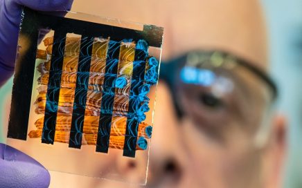 乌拉尔联邦大学的科学家创造出世界上寿命最长的钙钛矿LED缩略图
