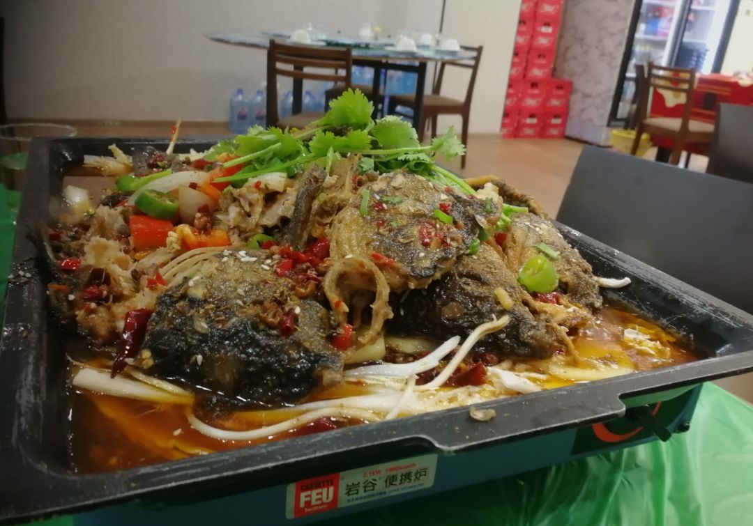 叶卡中国市场的烤鱼