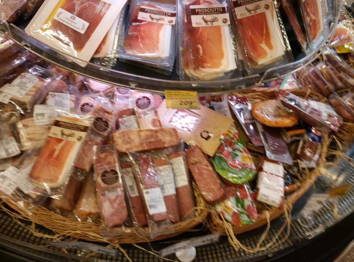 俄罗斯超市肉类|俄罗斯留学物价|俄罗斯超市物价|俄罗斯留学